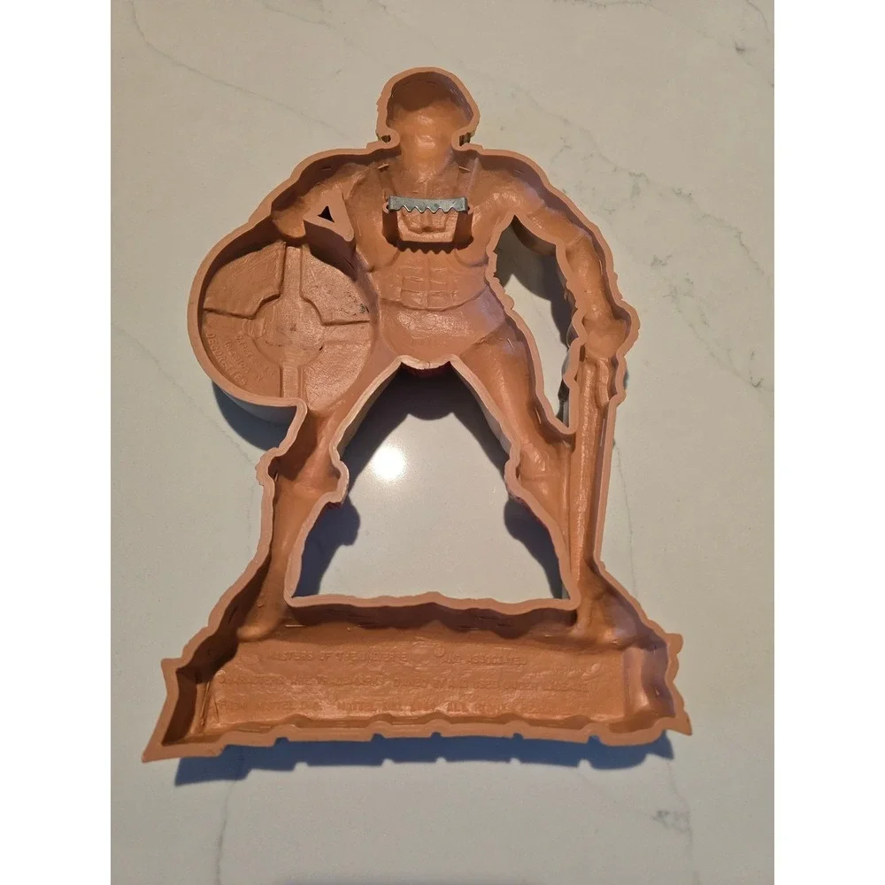 Vintage 1984 Mattel MOTU He-Man 3-D Plastic Wall Plaque – Very Good Condition